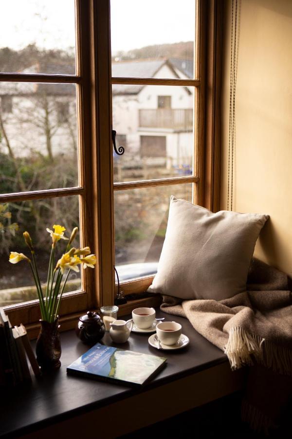 The Leaping Salmon Hotel เยลเวอร์ตัน ภายนอก รูปภาพ